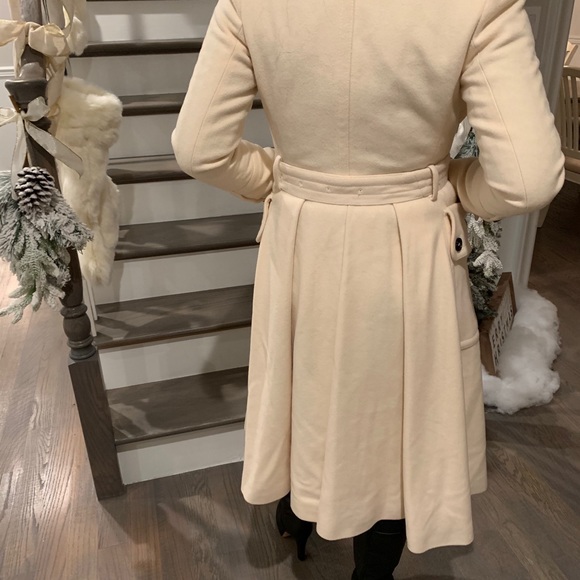 Burberry fit and flare trench coat - Picture 3 of 9